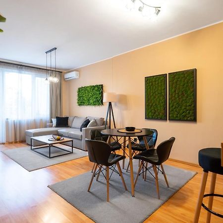 Cosy Green Apt Close To Macedonia Square Sofia Exteriör bild