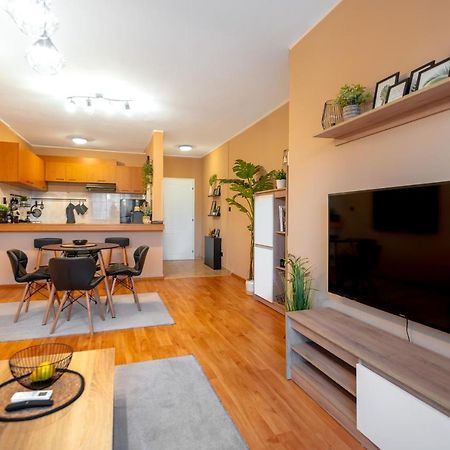Cosy Green Apt Close To Macedonia Square Sofia Exteriör bild
