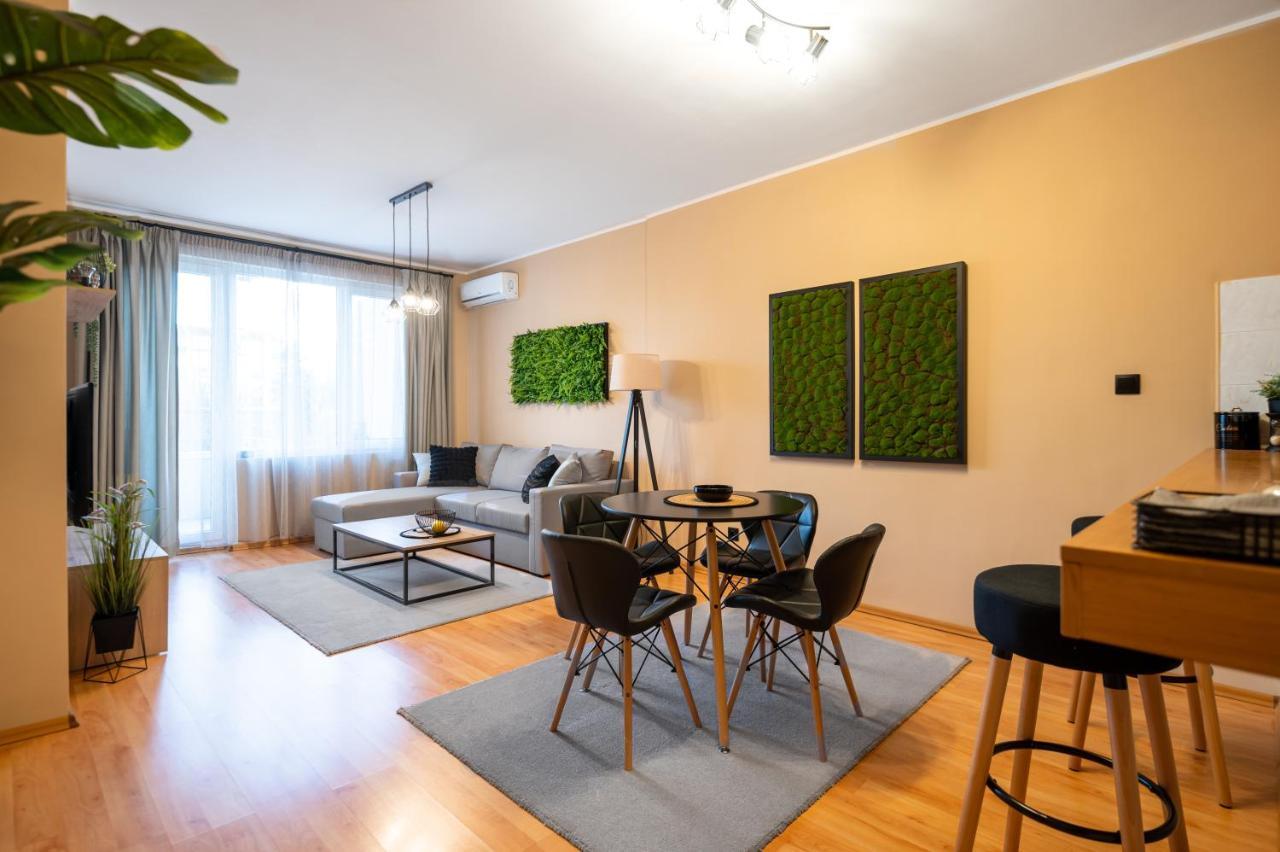 Cosy Green Apt Close To Macedonia Square Sofia Exteriör bild