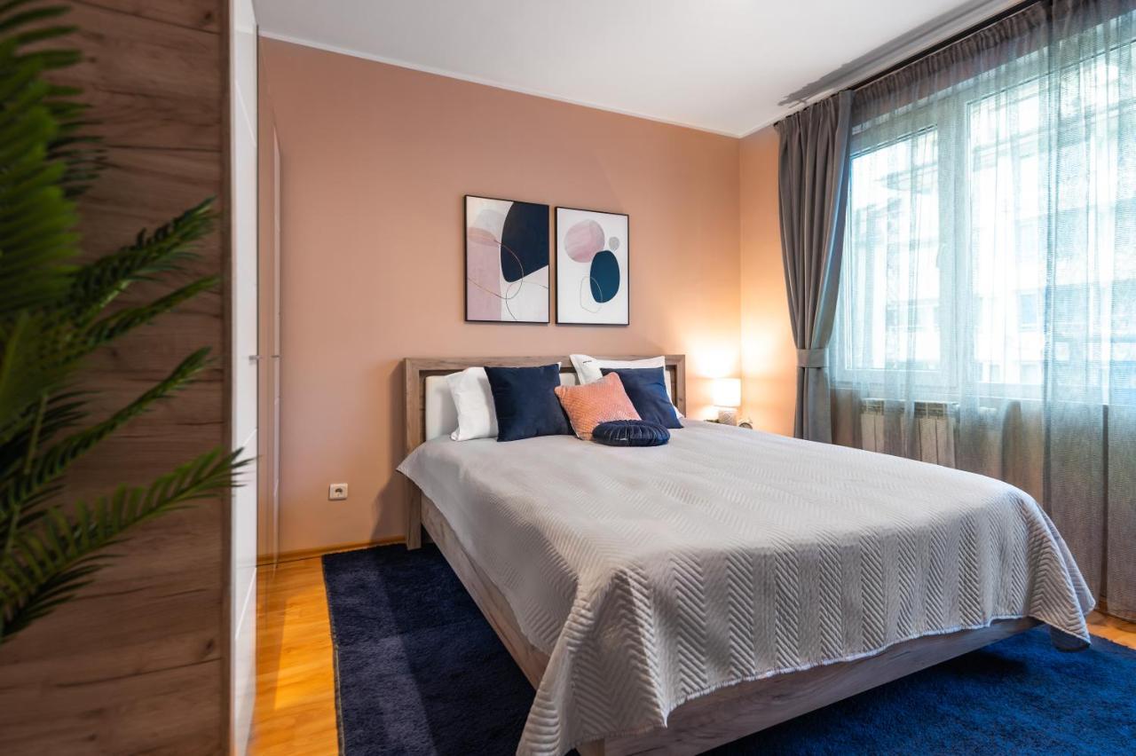 Cosy Green Apt Close To Macedonia Square Sofia Exteriör bild