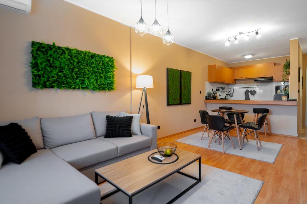 Cosy Green Apt Close To Macedonia Square Sofia Exteriör bild