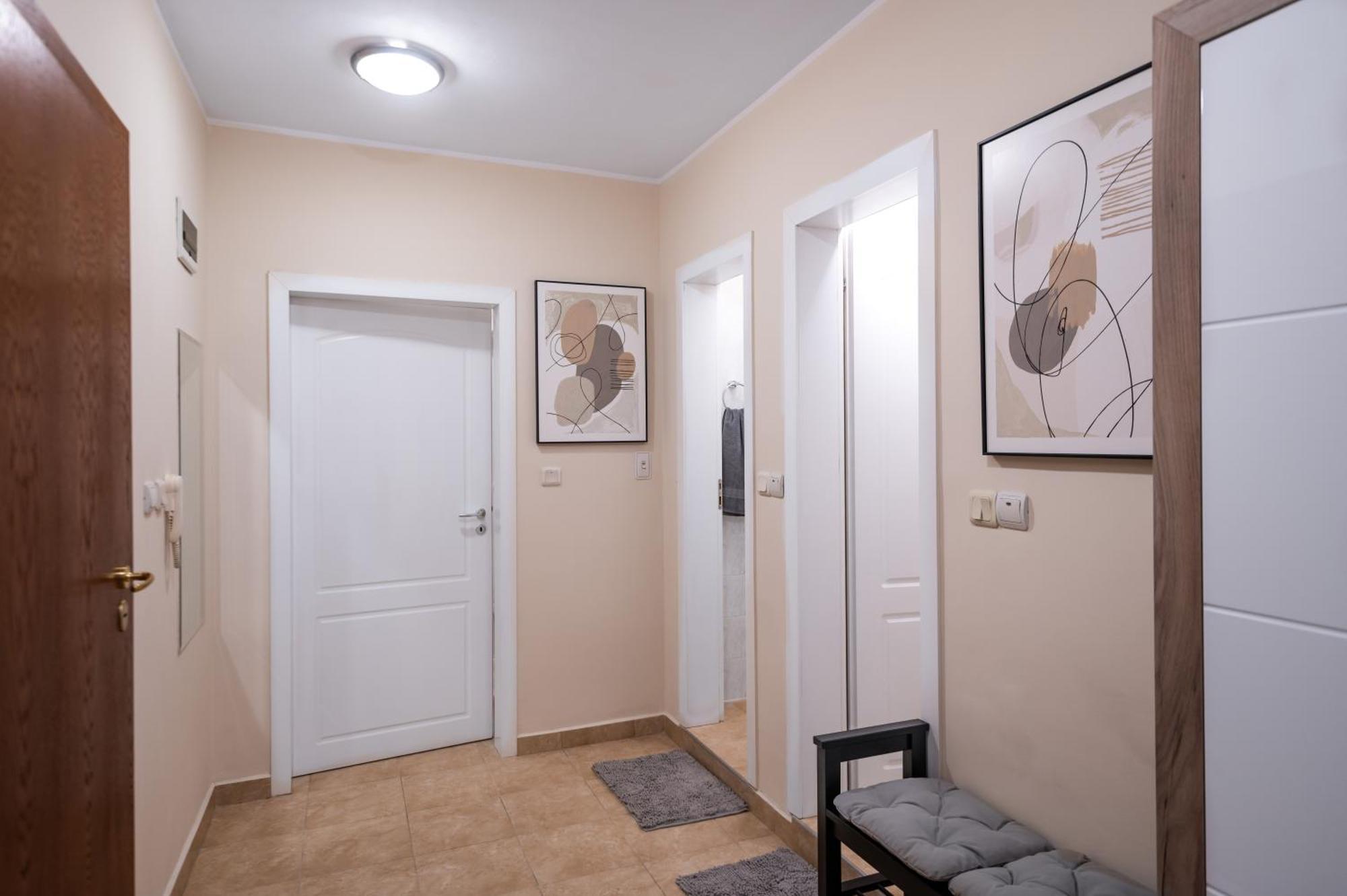 Cosy Green Apt Close To Macedonia Square Sofia Exteriör bild